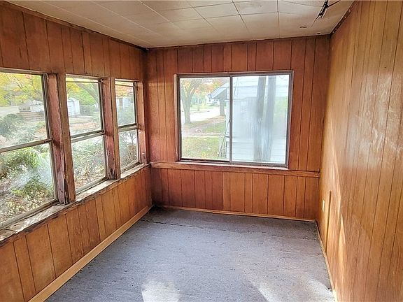 4th image of 784 Bertha Ave