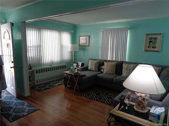 2nd image of 2916 Tenbroeck Ave