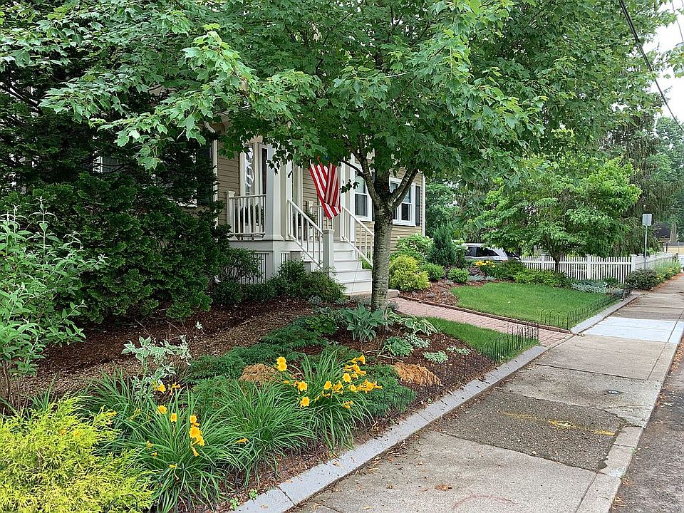 2nd image of 19 Columbus Ave