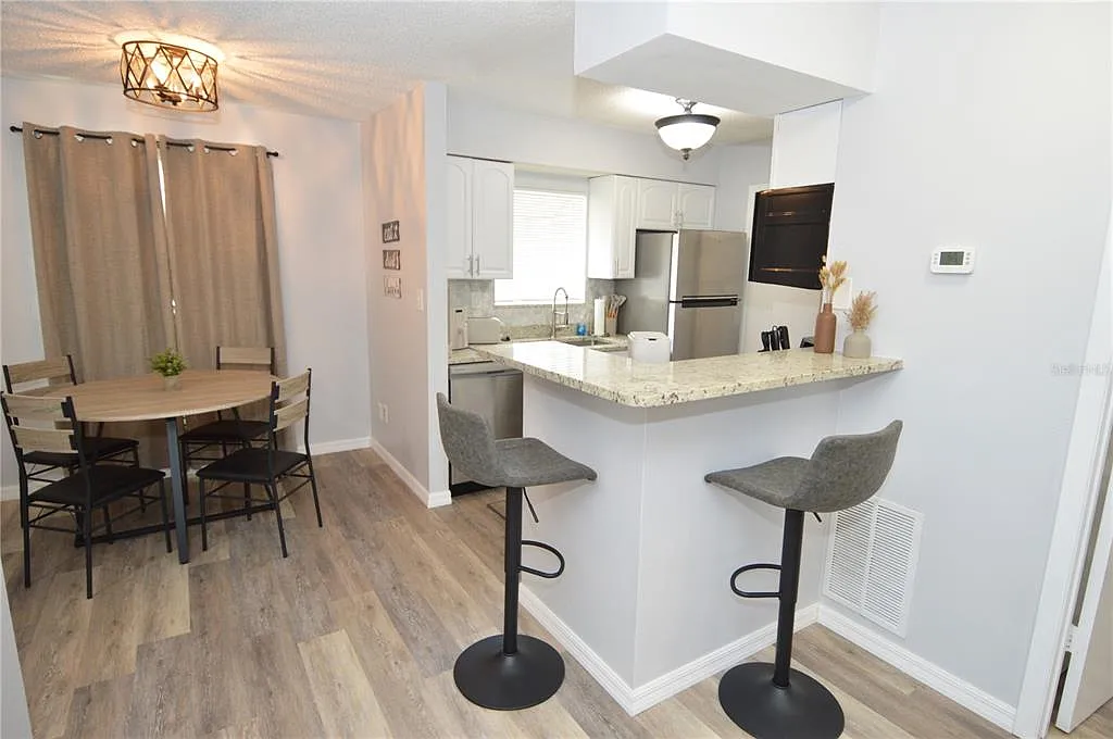 1 bed, 1.0 bath, 844 sqft, $2,000 — Photo 4