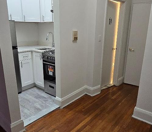 4th image of 321 E 79th St APT 3C