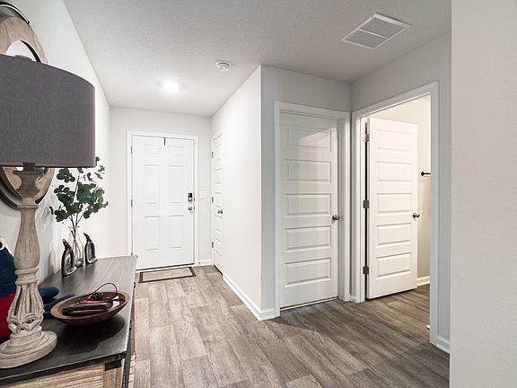4th image of 10505 Queens Gate Cir