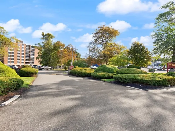 49 Melrose St APT 7E, Melrose, MA 02176