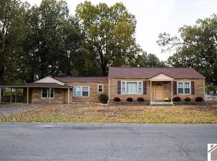 2001 B St, Paducah, KY 42003