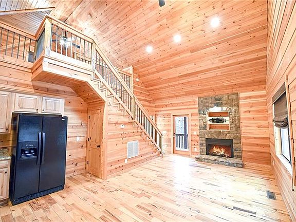 5th image of 305 Beechwood Dr