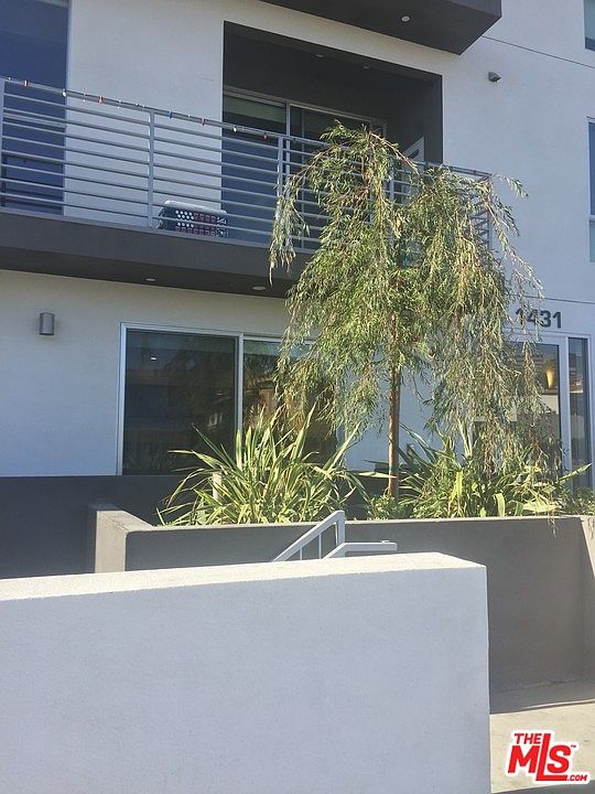 1st image of 1431 Armacost Ave APT 202