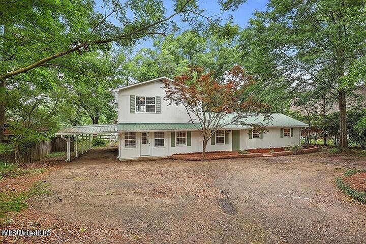 1st image of 404 W Dewey Camp Dr