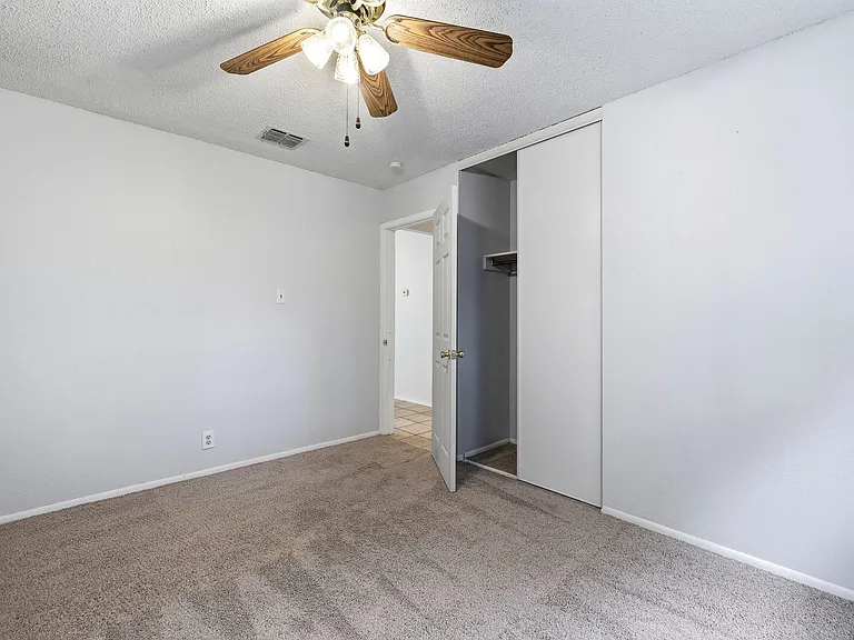 9707 Valley Crst — Photo 15