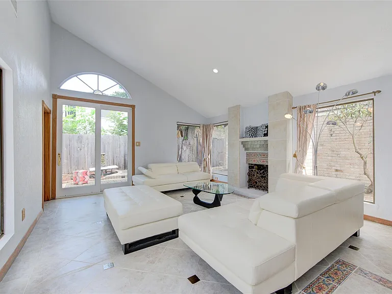 14214 Woodnook Dr — Photo 4