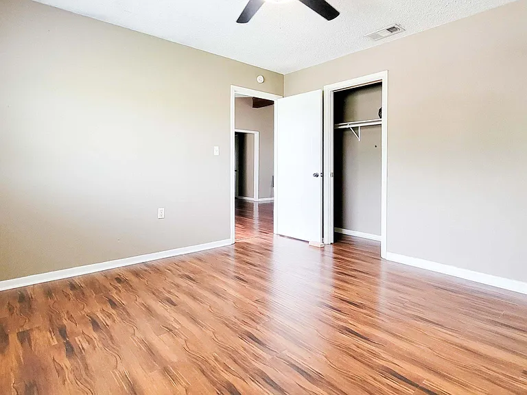 8522 Bradford Dr — Photo 14