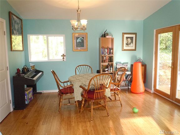 3rd image of 2799 Legend Ln NW