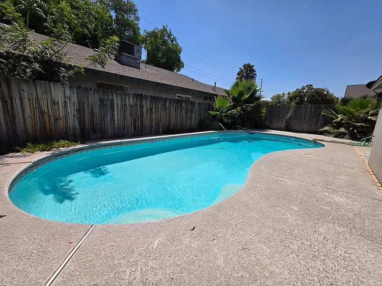 1128 N Manzanita St — Photo 9