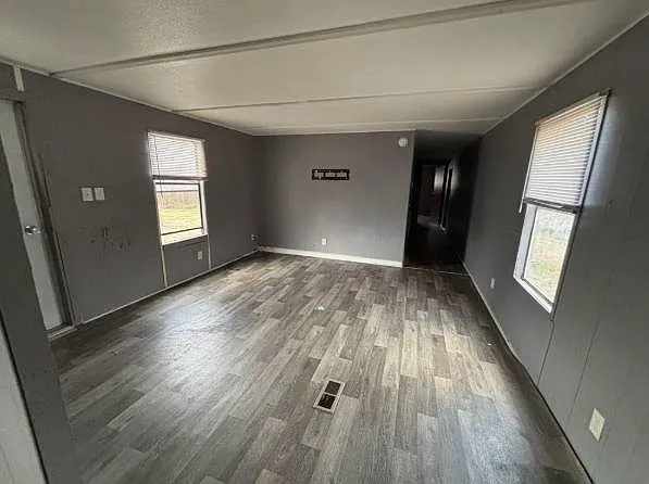 Building Photo - 115 Joy Dr #6