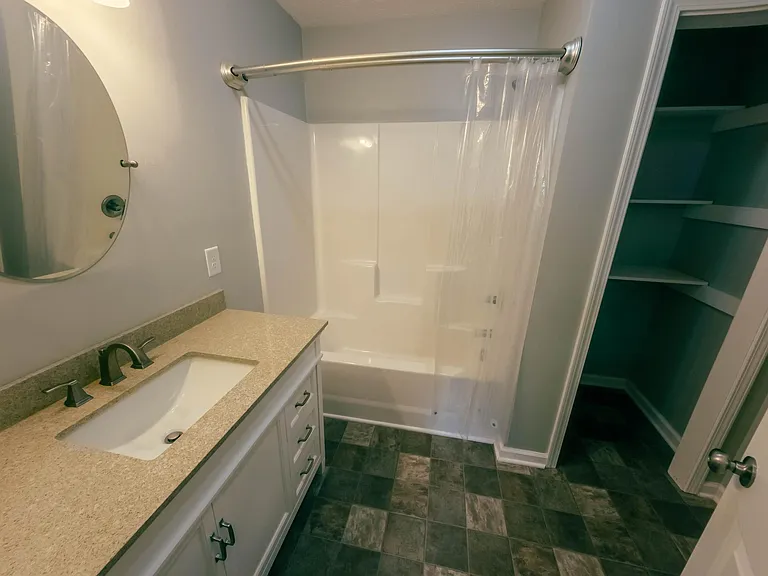 200 Rowland Cir — Photo 14