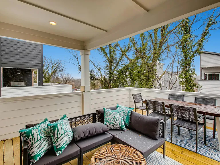 2708C Larmon Dr — Photo 27