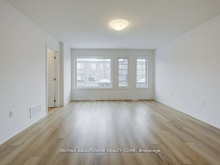 120 Court Dr #85 — Photo 20