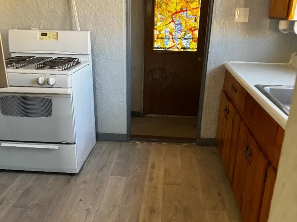 311 51st St NW, Albuquerque, NM 87105