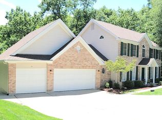 1544 Paradise Valley Dr, High Ridge, MO 63049