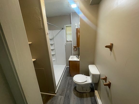 3rd image of 755 W Lincoln Hwy APT B