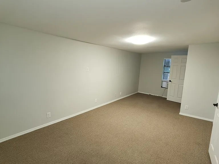 137 E Norwood Ct — Photo 12