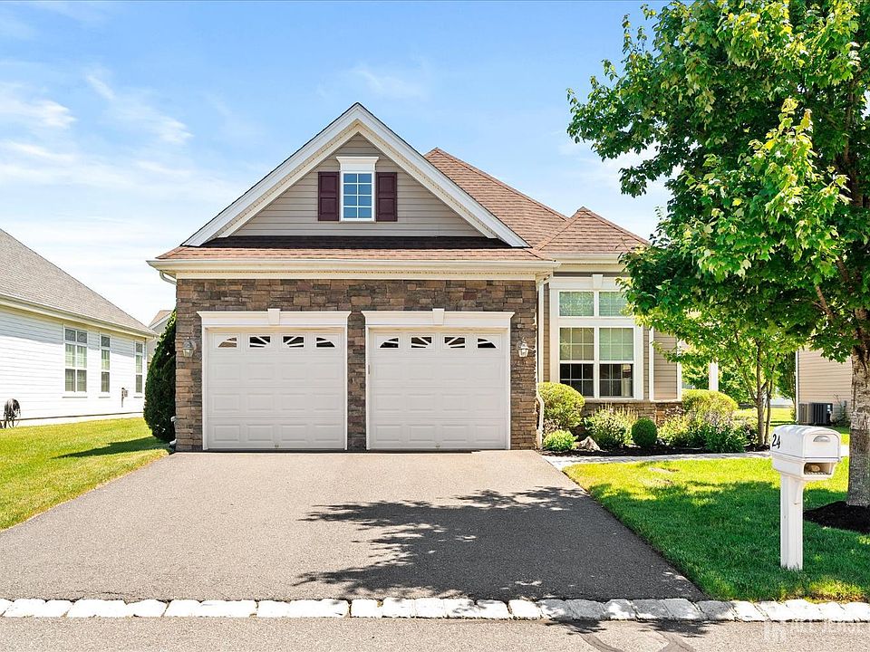 1st image of 24 Ravenslake Rd
