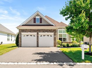 24 Ravenslake Rd, Monroe Township, NJ 08831