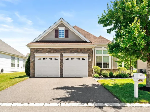 24 Ravenslake Rd, Monroe Township, NJ 08831