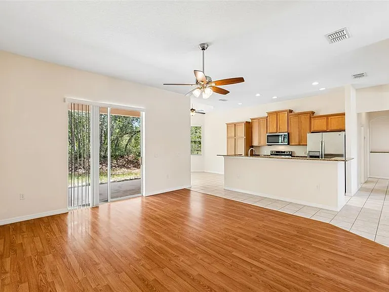 37 Greenpark Blvd — Photo 19