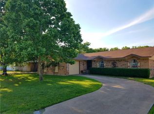 1010 Alspaugh Ln, Grand Prairie, TX 75052