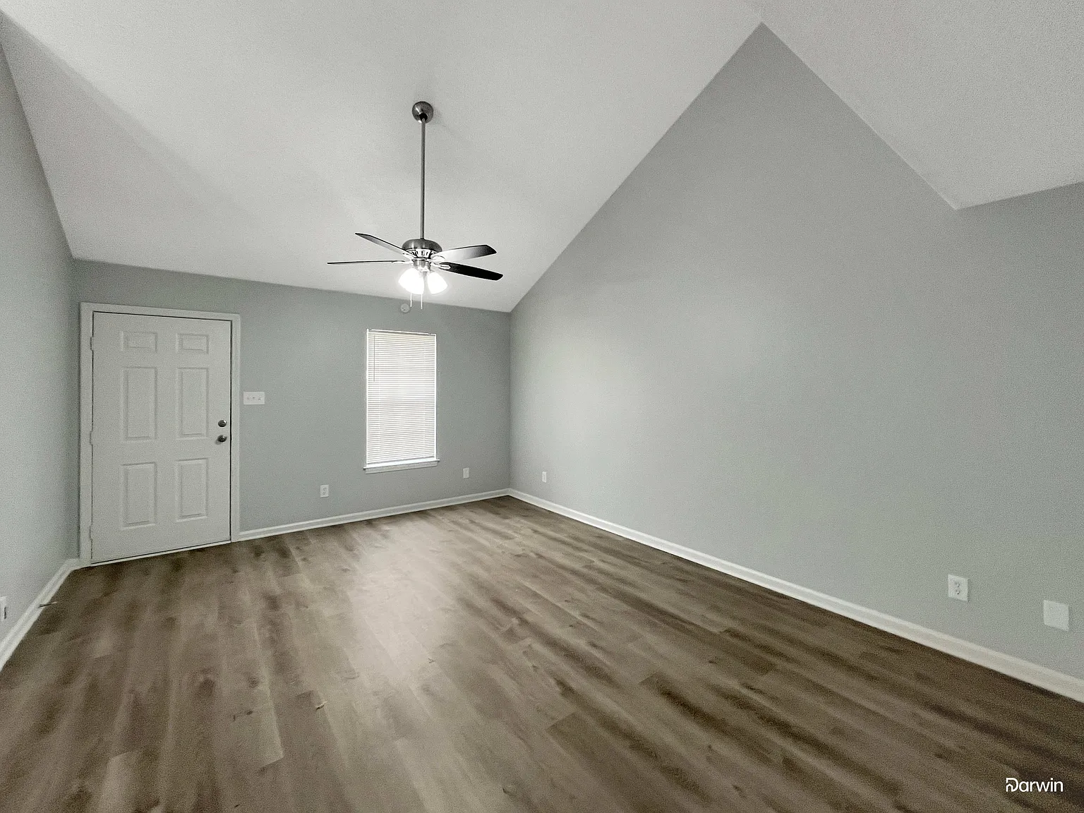 3 bed, 1.0 bath, 1078 sqft, $1,465 — Photo 3