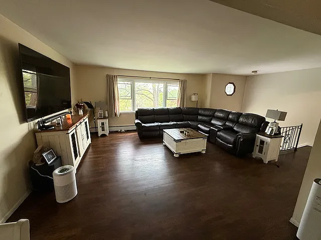 815 Tulip Dr — Photo 5