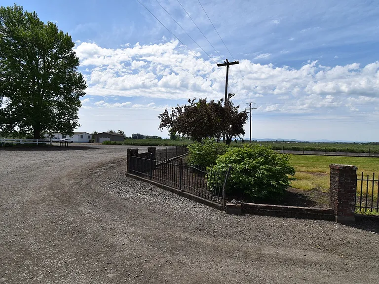 35725 Engle Rd SE — Photo 10