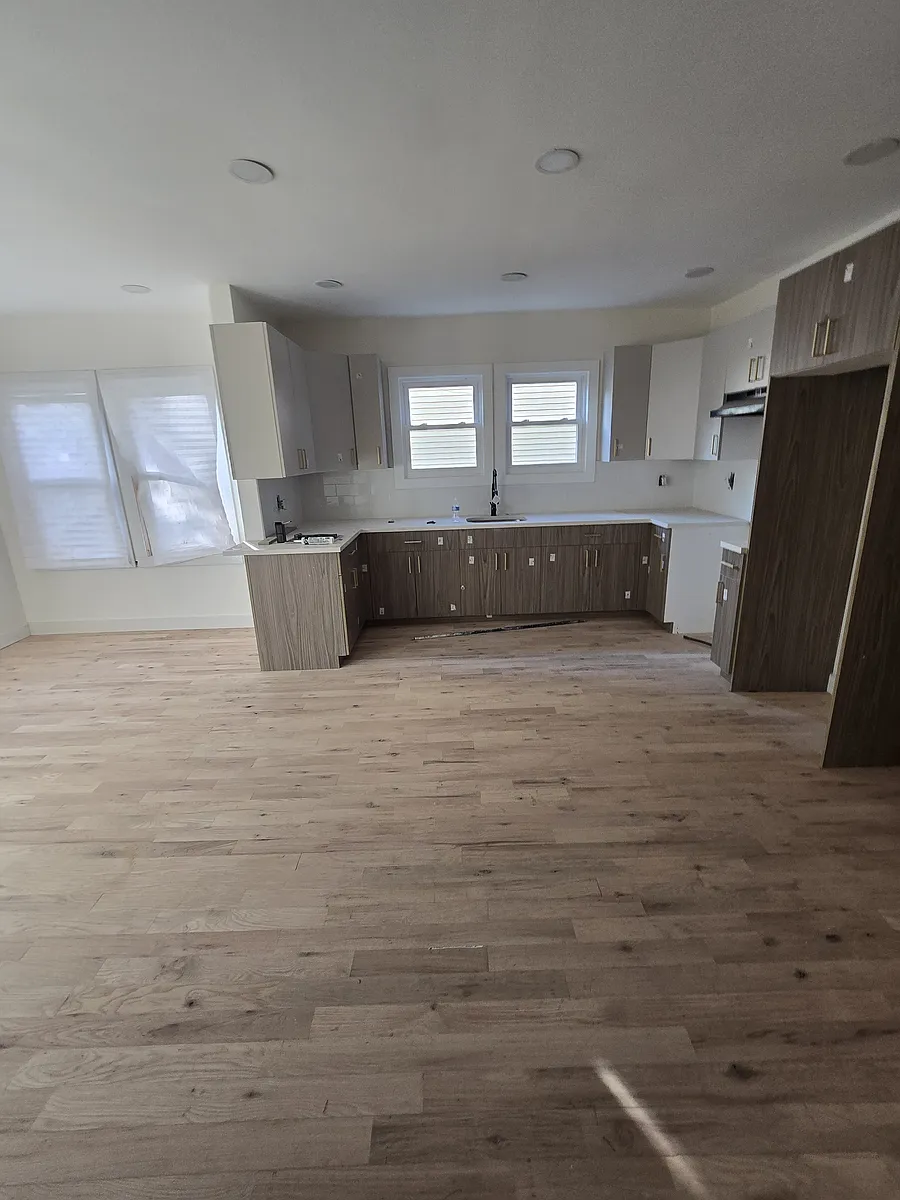 Photo 2 of 9 - 207 Hansbury Ave #G1 - Newark, NJ Building Photo - 207 Hansbury Ave #G1