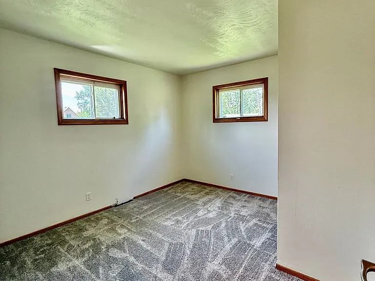 415 7th Ave NE — Photo 11