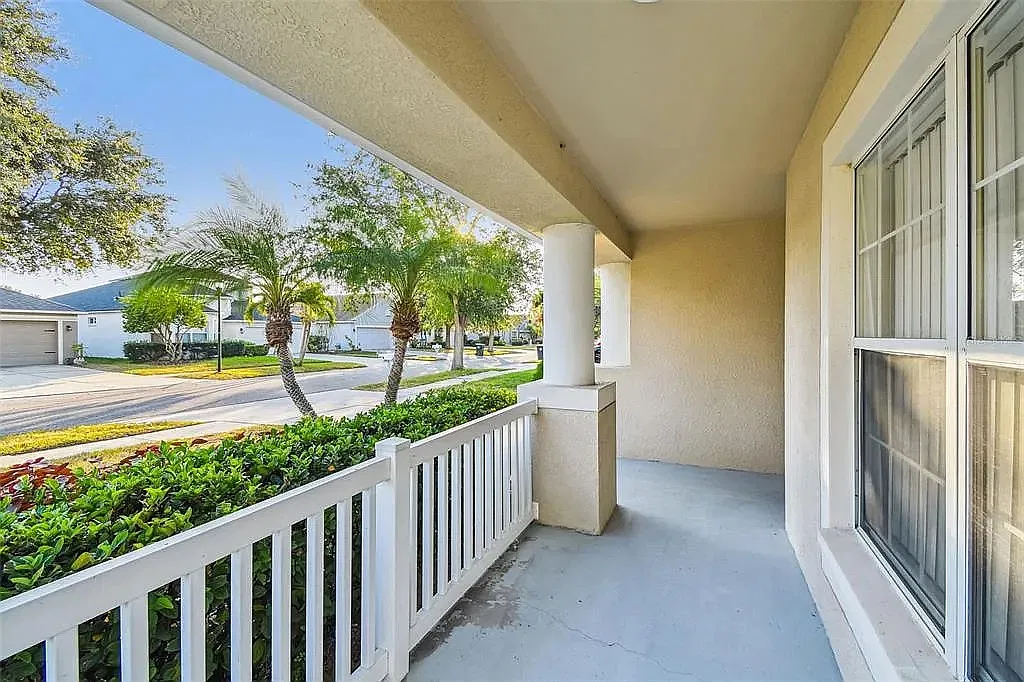 4 bed, 2057 sqft, $2,400 — Photo 3
