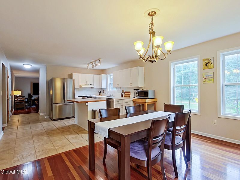 2nd image of 6 Aberdeen Way