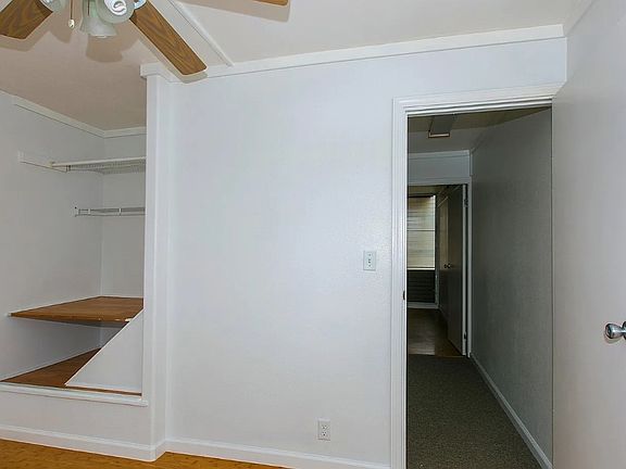 5th image of 936 Lehua Ave APT 209