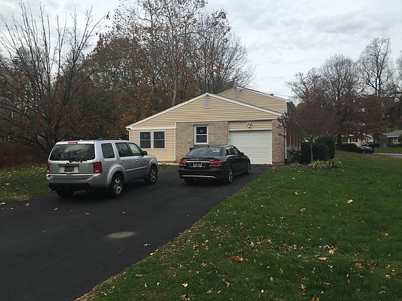 2nd image of 2 Lori Ln