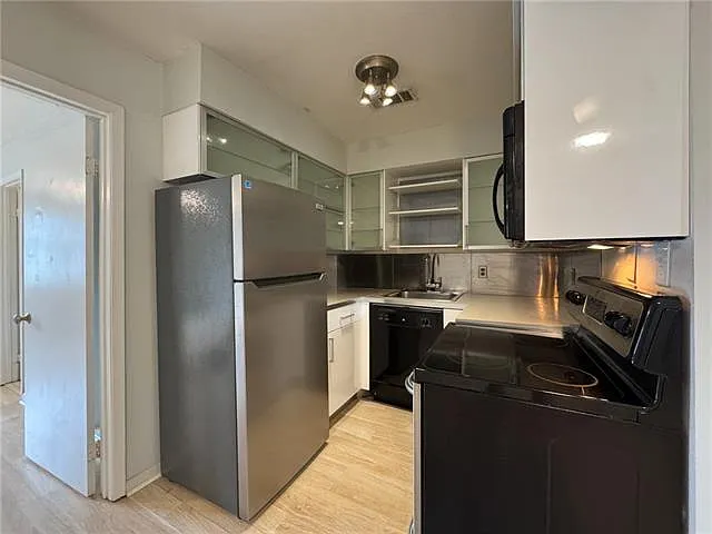 3821 Laurel St #6 — Photo 11