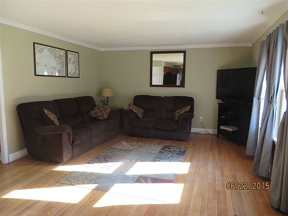 4th image of 7 Crestline Dr