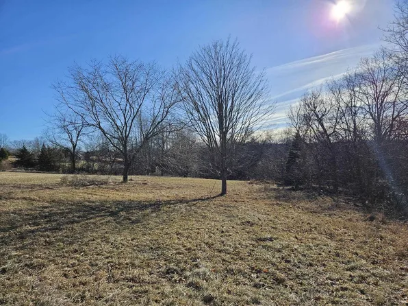 28 Cemetery Ridge Rd, Galena, IL 61036