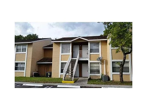 8059 SW 21st Ct Photo 1