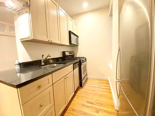 Rented by Manhattan Spaces | media 17