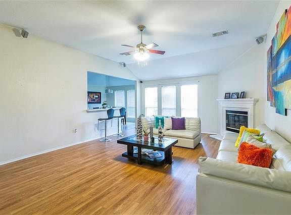 3rd image of 617 Joy Ln