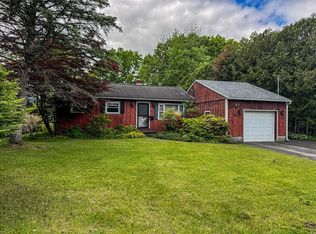 17 Sunset Dr, South Glens Falls, NY 12803