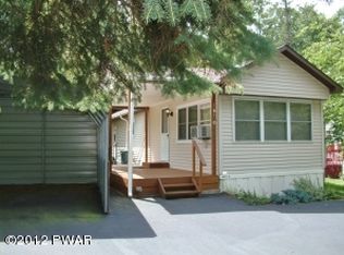 161 Granite Dr, Greentown, PA 18426