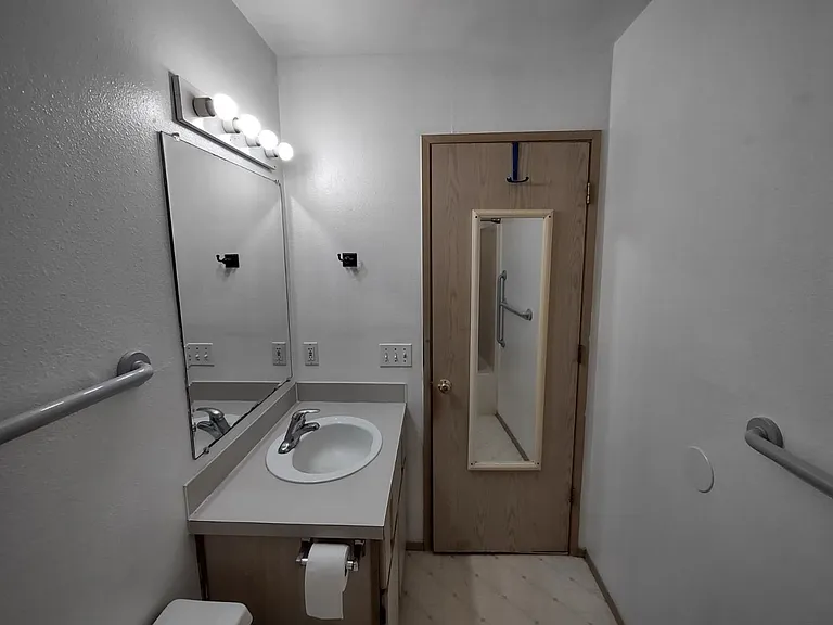 601 Sunset Ave NE #A — Photo 6