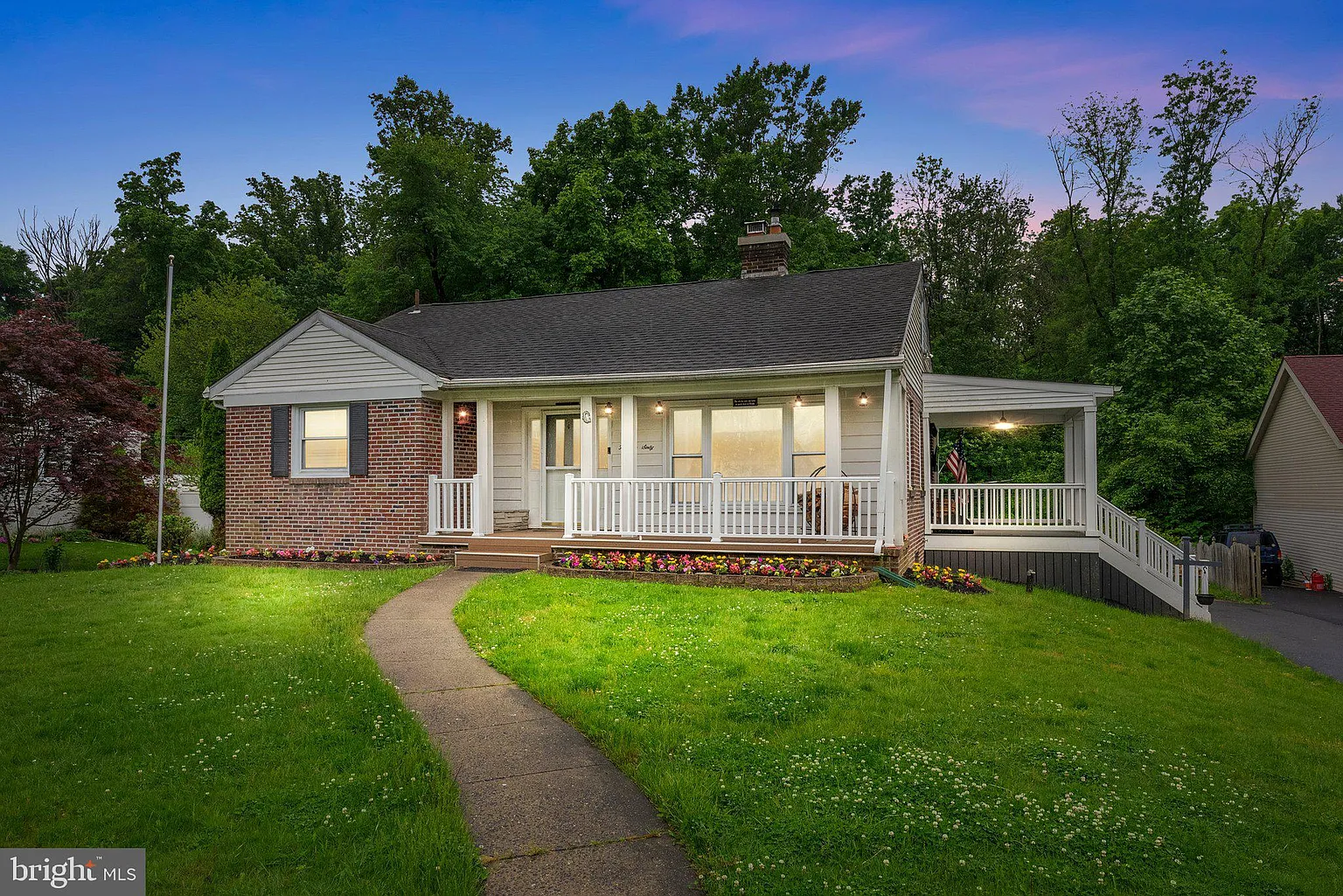 1460 Corry Ave photo 1