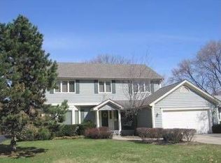 819 E Elm St, Wheaton, IL 60189