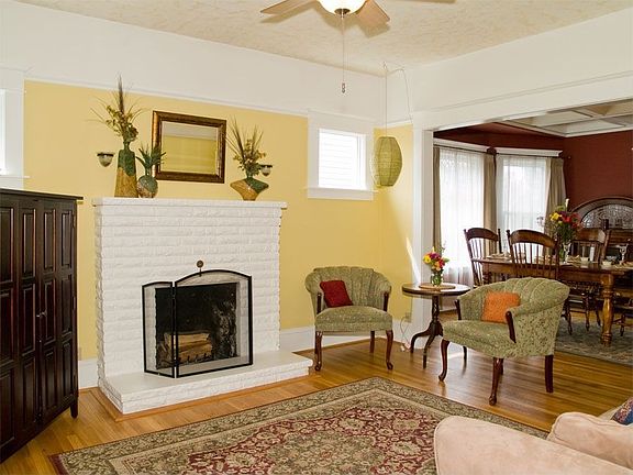 Living room w/fireplace and hardwoods